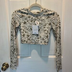 BRAND NEW Women’s O’Neill Cropped Swim Shirt Size Small